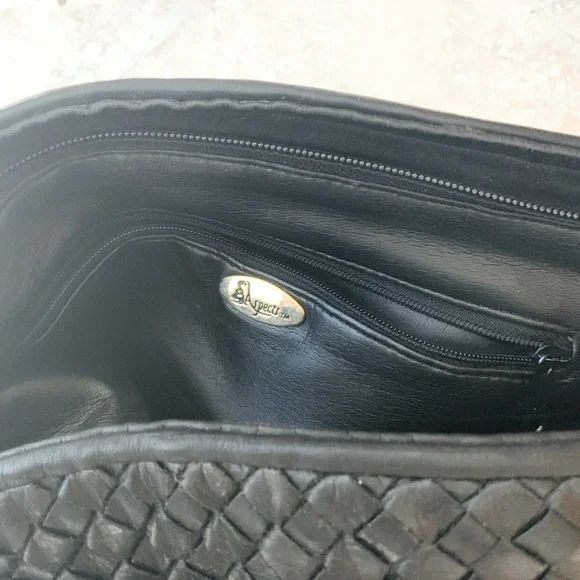 Black Woven Leather Vintage Zippered Bucket Purse - Picture 4 of 5